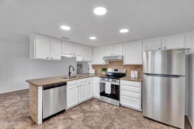 607 E Holmes Ave-08