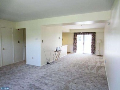 8 Rittenhouse Dr, Willingboro, NJ 08046 - photo 7