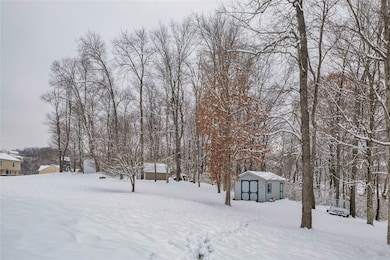 302 Red Fox Ct, Baden, PA 15005 - photo 6