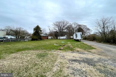 407 S Marlyn Ave, Essex, MD 21221 - photo 2