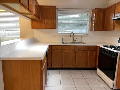 7835 Yellow Pine Dr, Houston, TX 77040 - photo 6