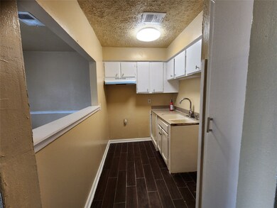 4311 Yellowstone Blvd unit 8, Houston, TX 77021 - photo 4