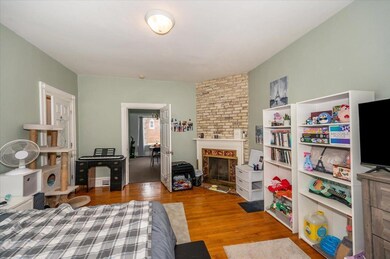 21-Main Floor Unit (4).jpg