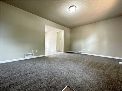 1912 E 25th St, Des Moines, IA 50317 - photo 5