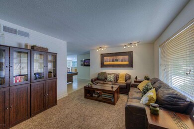 002_Living Room