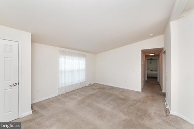 108 Nuthatch Ct W, Bechtelsville, PA 19505 - photo 4