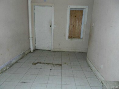 542 N Jute St, Allentown, PA 18102 - photo 4