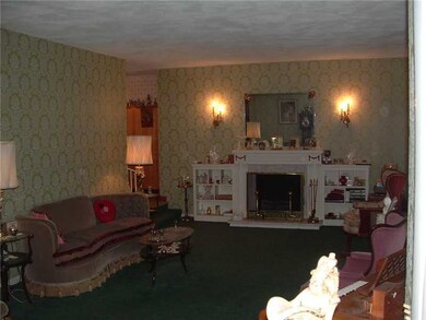 129 Prudence Ave, Providence, RI 02909 - photo 6