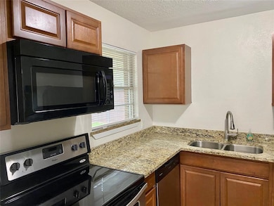 620 Willow St, Hurst, TX 76053 - photo 5