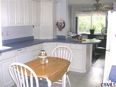 71 Cuthbert St, Schenectady, NY 12302 - photo 2