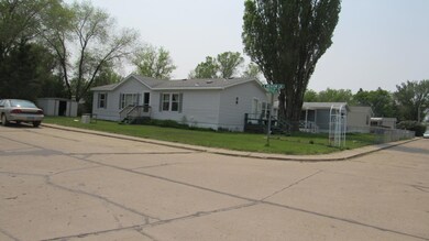 125 W Buffalo St, Mandan, ND 58554 - photo 2