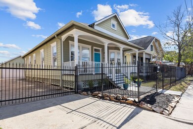 2610 Cortlandt St, Houston, TX 77008 - photo 3