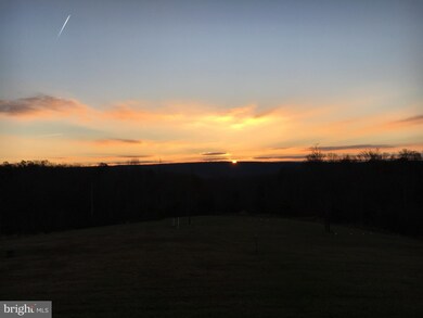 914 Apple Harvest Dr, Hedgesville, WV 25427 - photo 3