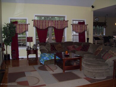 109 Ridgeview Ln, Olyphant, PA 18447 - photo 6