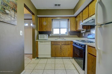 12 Colleen Ct Howell NJ 07731-large-006-
