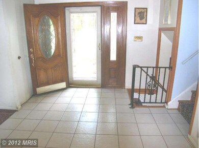 5024 Chanticleer Ave, Annandale, VA 22003 - photo 2