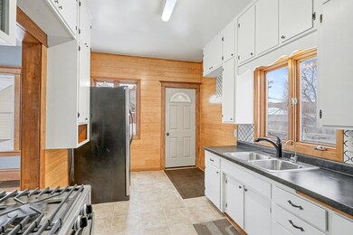 625 1st St, Kenyon, MN 55946 - photo 3