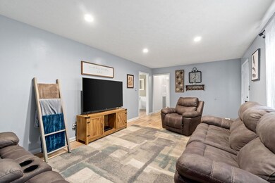 302 Pineridge Dr, Hopkinsville, KY 42240 - photo 4