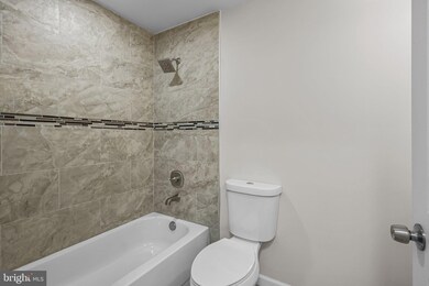 121 Goldengate Rd, Levittown, PA 19057 - photo 5