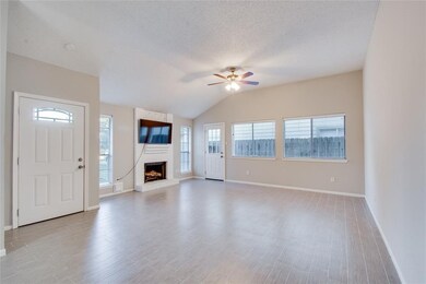 8402 Greenleaf Lake Dr, Houston, TX 77095 - photo 4