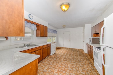 516 N Washington St, Cuba City, WI 53807 - photo 5