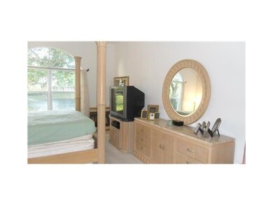 10929 NW 70th St, Doral, FL 33178 - photo 6