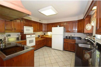 923 Sulgrave Ln, Bryn Mawr, PA 19010 - photo 7