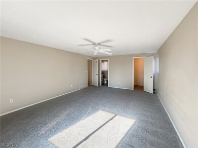 26256 Hickory Ln, Olmsted Falls, OH 44138 - photo 5