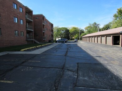 197 W Armitage Ave unit 303, Elmhurst, IL 60126 - photo 3