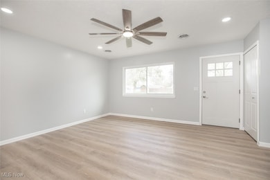 3834 Cambridge Ave, Lorain, OH 44053 - photo 2