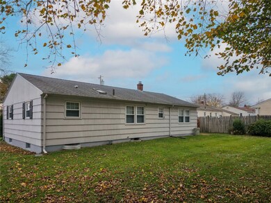 110 Crest Dr, Pawtucket, RI 02861 - photo 5