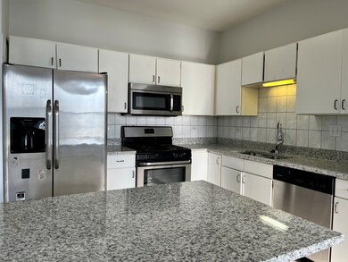 872 Creekview Ln, Lake In the Hills, IL 60156 - photo 4