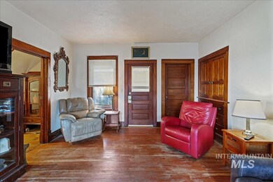 210 N 3rd St, Parma, ID 83660 - photo 5