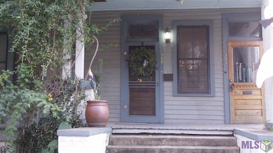 There is a separate front for upstairs and downsta