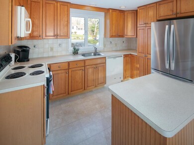 137 Fox Ln, Falmouth, MA 02540 - photo 3