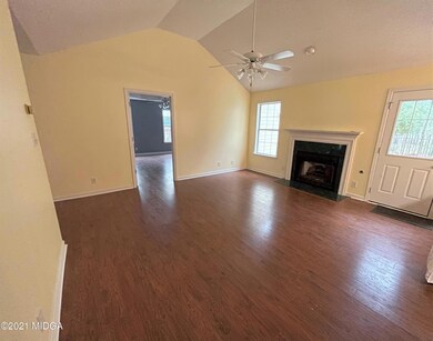 124 Crest Mont Dr, Macon, GA 31206 - photo 2