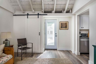 04-Living Room 3