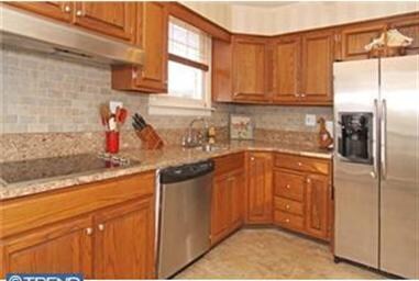 127 Laurel Ln, Broomall, PA 19008 - photo 7