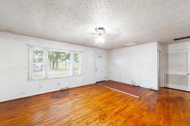 120 Adams St, Centralia, MO 65240 - photo 6