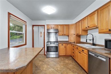 1011 11th Ave E, Durand, WI 54736 - photo 4