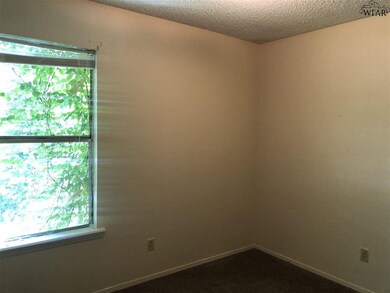 1303 Harvey Dr, Wichita Falls, TX 76302 - photo 4