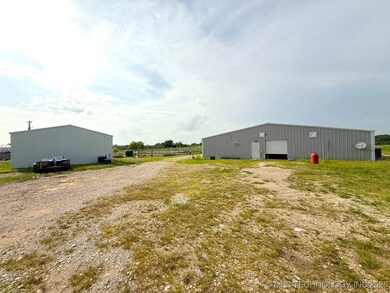 20211 Cedar Rd, Henryetta, OK 74437 - photo 7