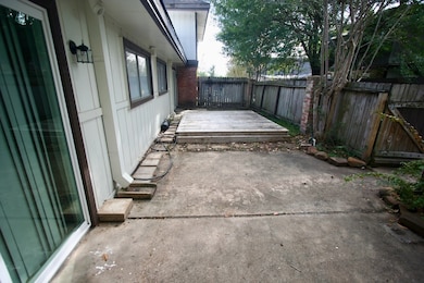 12024 Mighty Oak Dr unit A, Houston, TX 77066 - photo 5