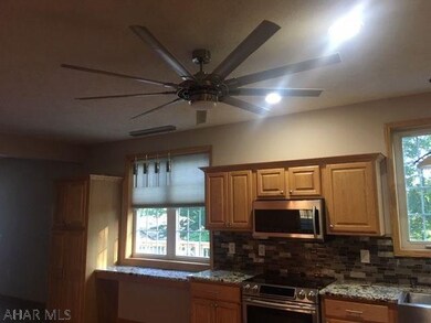 1041 Grindstone Cir, Everett, PA 15537 - photo 4