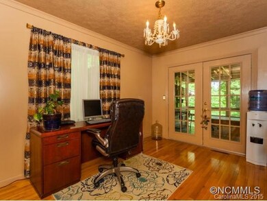 462 Beach Dr, Hendersonville, NC 28792 - photo 5