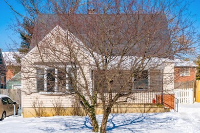 R_58_Rosslyn_Ave_005-