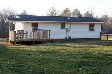 Nice looking home with a great back yard! Roof new