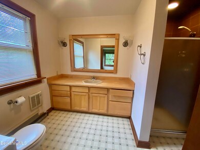 Bathroom 1st floor
