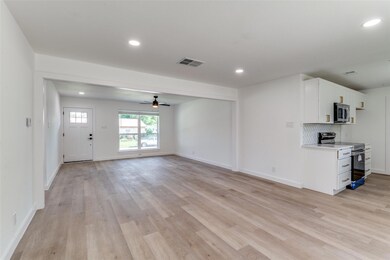 1101 Spring Brook Dr, Bedford, TX 76021 - photo 3