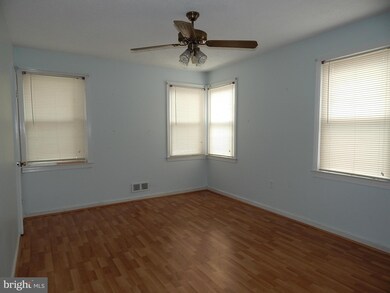 2822 Hoffman Ave, Halethorpe, MD 21227 - photo 3